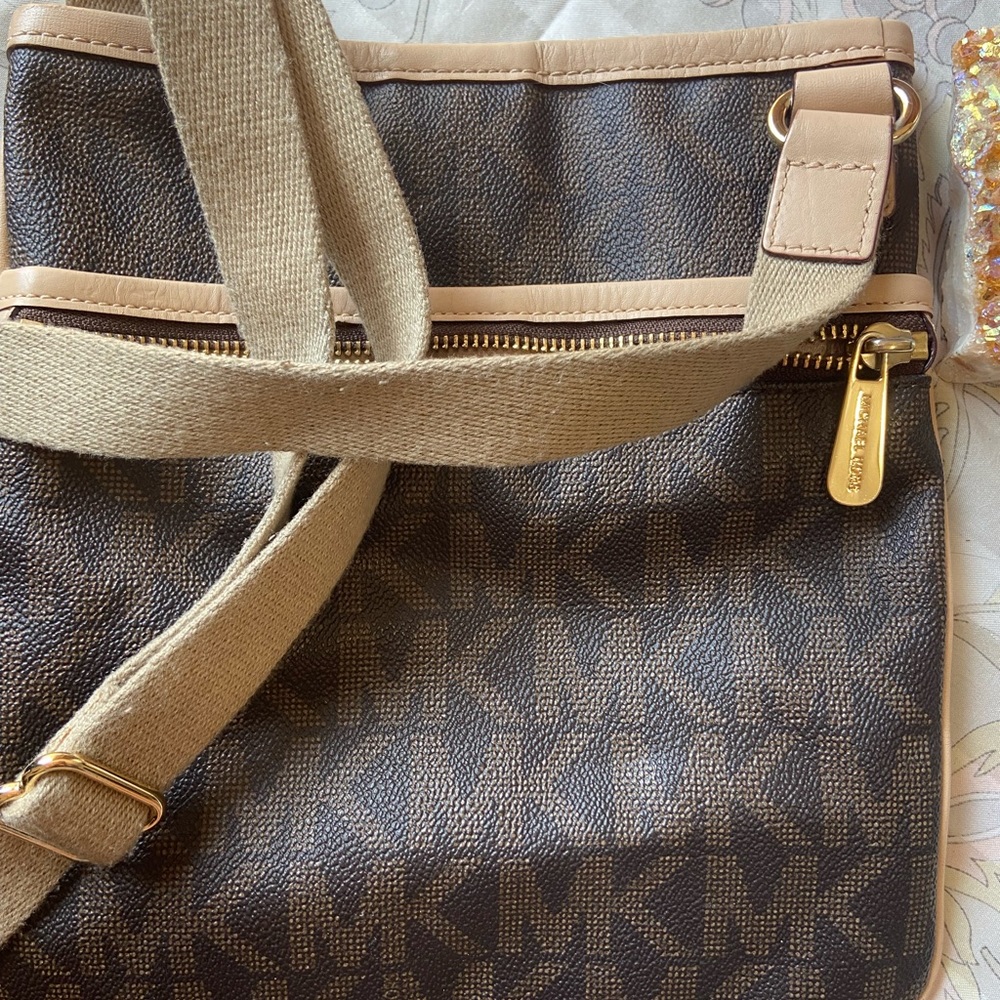 Michael kors crossbody purse